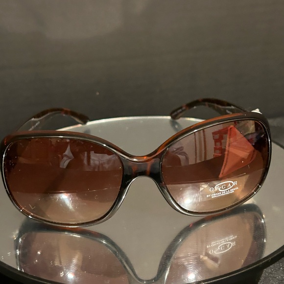 NWT Brown Women’s Oscar de la Renta Brown sunglasses - Picture 5 of 7
